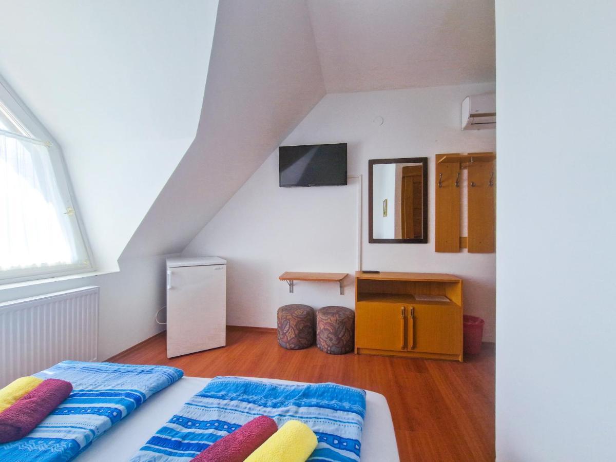 Weinberger Vendeghaz Otel Zamárdi Dış mekan fotoğraf