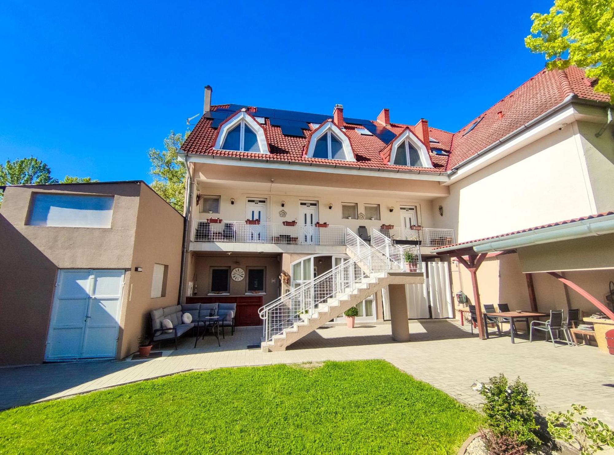 Weinberger Vendeghaz Otel Zamárdi Dış mekan fotoğraf
